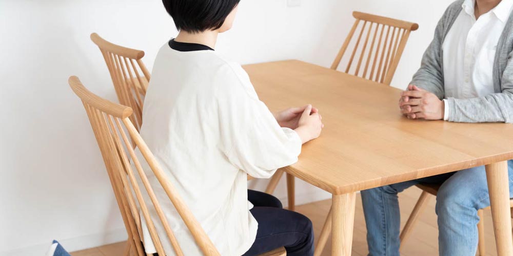 분할연금은 혼인 기간 동안 국민연금을 부부가 함께 형성했다고 보고, 이혼 시 일정 조건을 충족하면 배우자가 상대방의 연금 중 일부를 분할하여 수급할 수 있는 제도입니다. 그러나 이러한 분할연금 수급권을 포기하는 것은 단순한 결심만으로 되는 일이 아니며, 여러 중요한 사항을 고려해야 합니다.